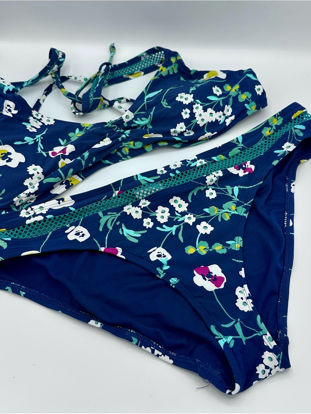 Cole of California Floral Bikini Set - Three-Piece Swimwear Size L/XL (1295)
